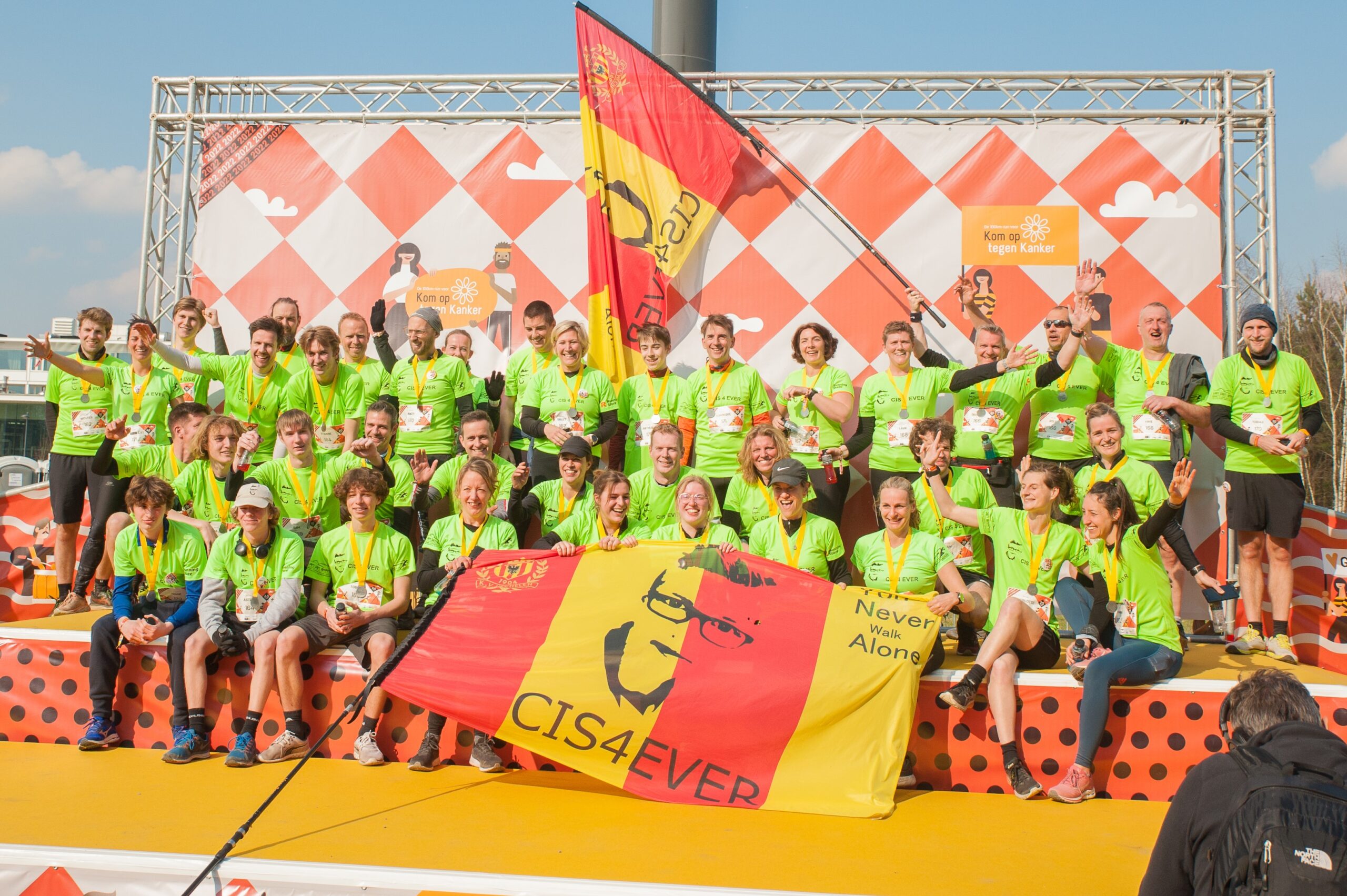 Vijf jaar fietsen en lopen door Cis4ever levert meer dan 200.000 euro aan Kom op tegen Kanker